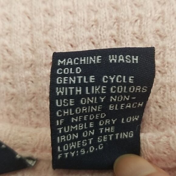 Lifestyle cutout top  - Picture 5 of 5